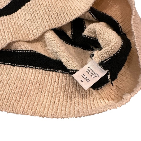 Et Clet Cream Black Striped V Neck Sleeveless Cropped Soft Sweater Vest Medium - Picture 4 of 7